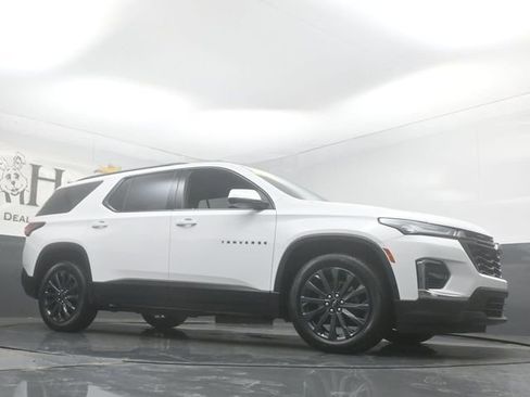 Used 2023 Chevrolet Traverse RS w/ LPO, Floor Liner Package AWD/4WD image 2