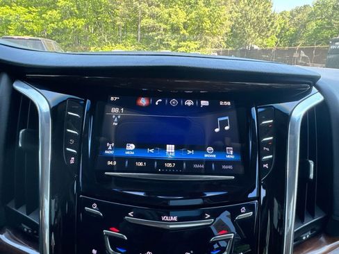 Used 2017 Cadillac Escalade Premium Luxury AWD/4WD image 26
