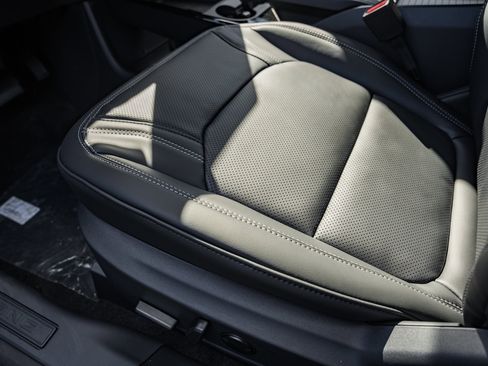 New 2025 Ford Mustang Mach-E Premium image 32