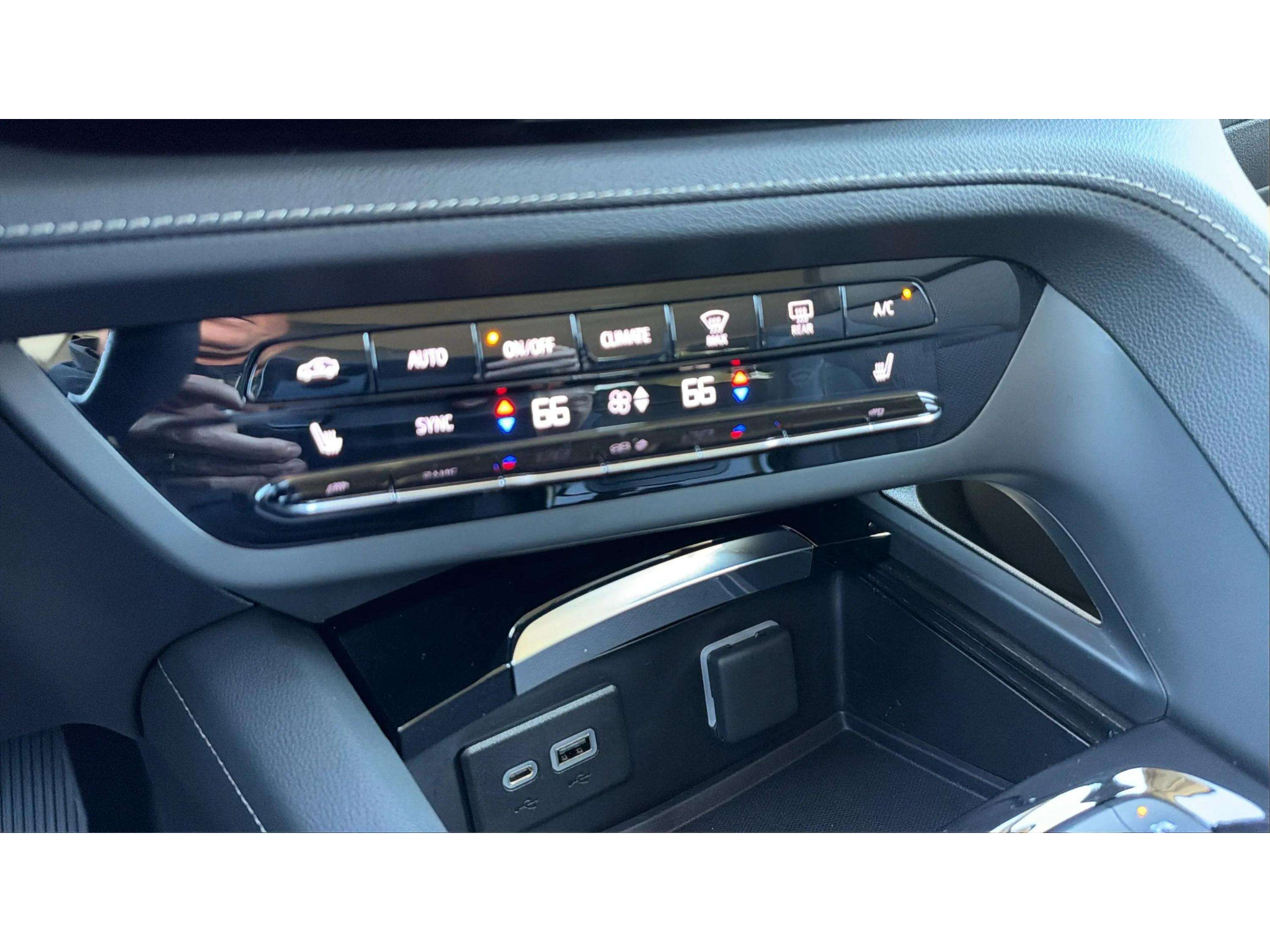 Used 2023 Buick Envision Preferred AWD/4WD image 22