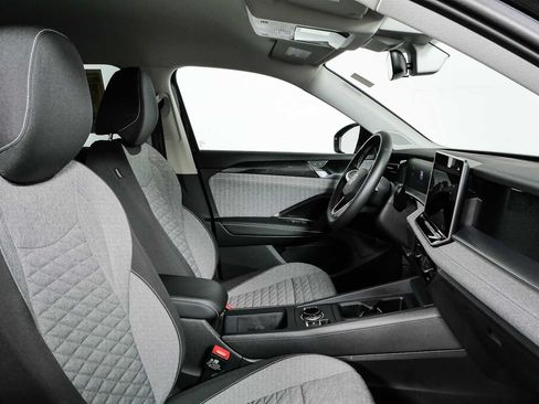 Certified 2025 Volkswagen Tiguan S AWD/4WD image 25