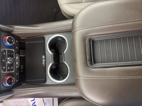 Used 2023 Chevrolet Suburban LT image 25