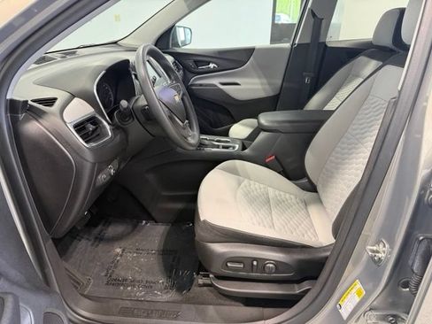Used 2018 Chevrolet Equinox LT FWD image 10