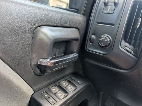 Used 2018 Chevrolet Silverado 2500 W/T RWD image 16
