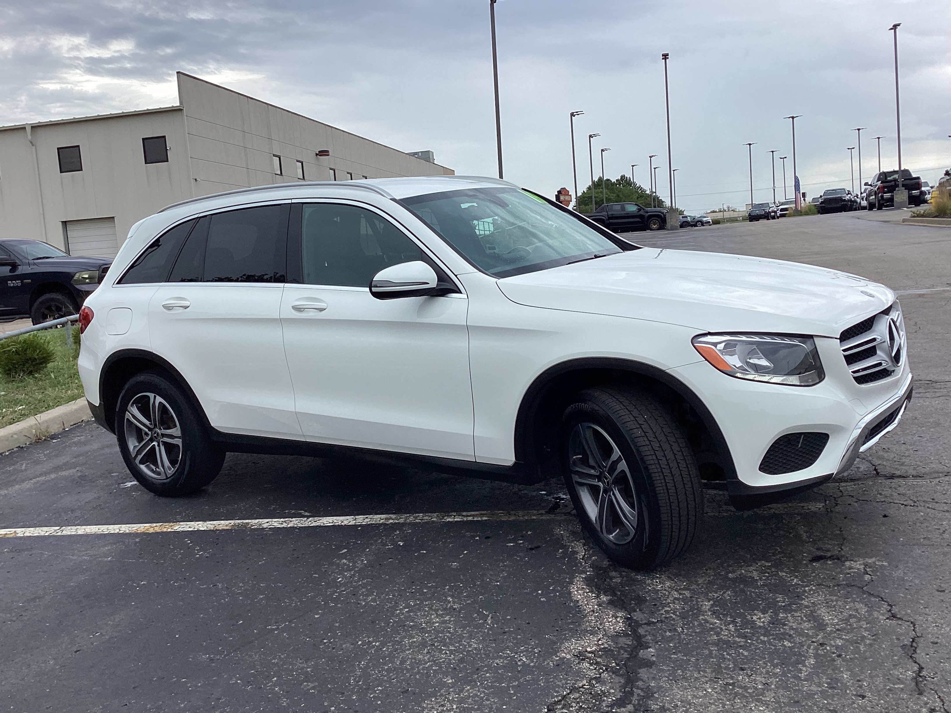 Used 2019 Mercedes-Benz GLC 300 4MATIC image 24