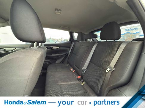 Used 2018 Nissan Rogue Sport S image 16