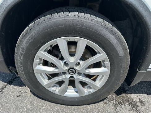 Used 2018 Nissan Rogue SV w/ Premium Package AWD/4WD image 35