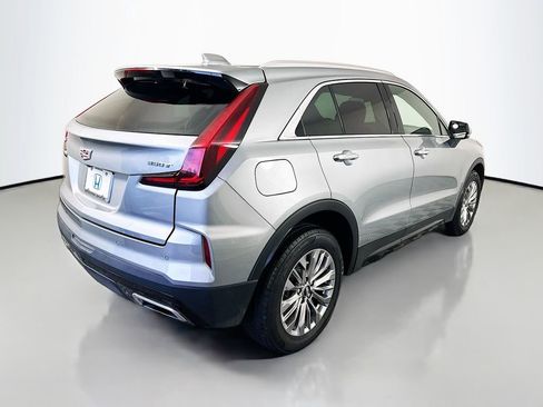 Used 2024 Cadillac XT4 Premium Luxury image 5