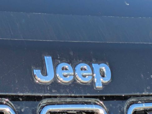 Used 2025 Jeep Compass Limited w/ Sun & Sound Group image 11