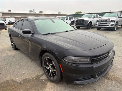 Used 2019 Dodge Charger SXT image 4