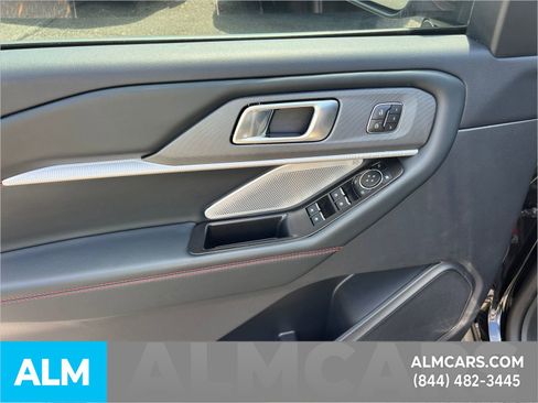 Used 2025 Ford Explorer ST image 13