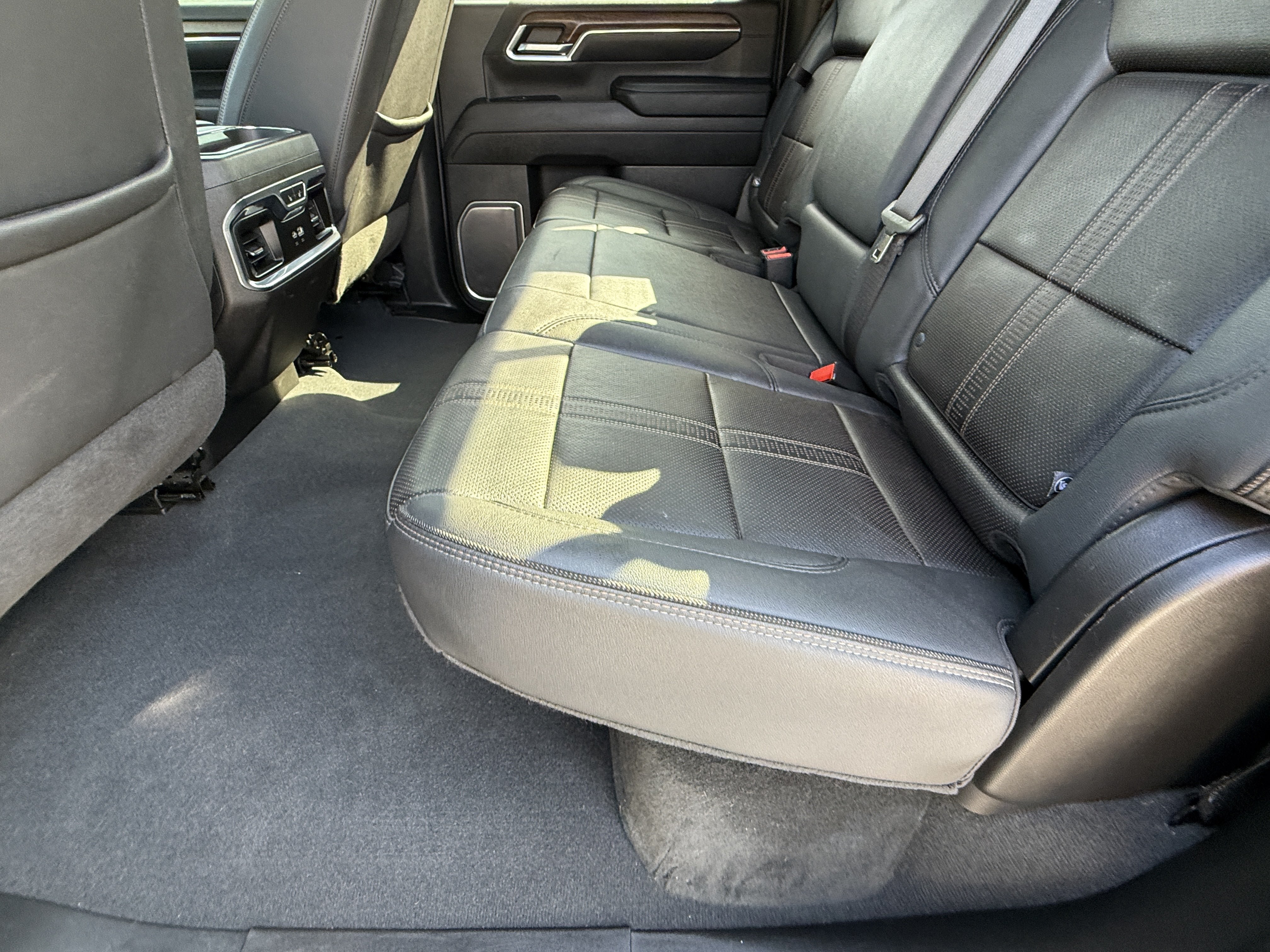 Used 2024 Chevrolet Silverado 3500 High Country w/ Technology Package AWD/4WD image 16