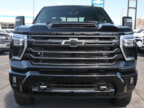 New 2026 Chevrolet Silverado 2500 High Country w/ Midnight Edition AWD/4WD image 3