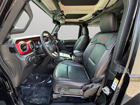 Used 2019 Jeep Wrangler Rubicon image 2