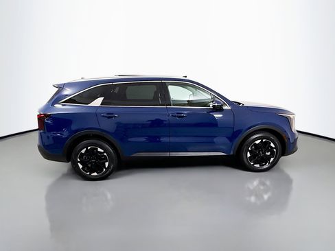 Used 2025 Kia Sorento S w/ Panoramic Sunroof Package FWD image 8