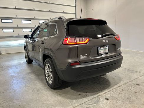Used 2019 Jeep Cherokee Latitude Plus w/ Comfort/Convenience Group AWD/4WD image 8