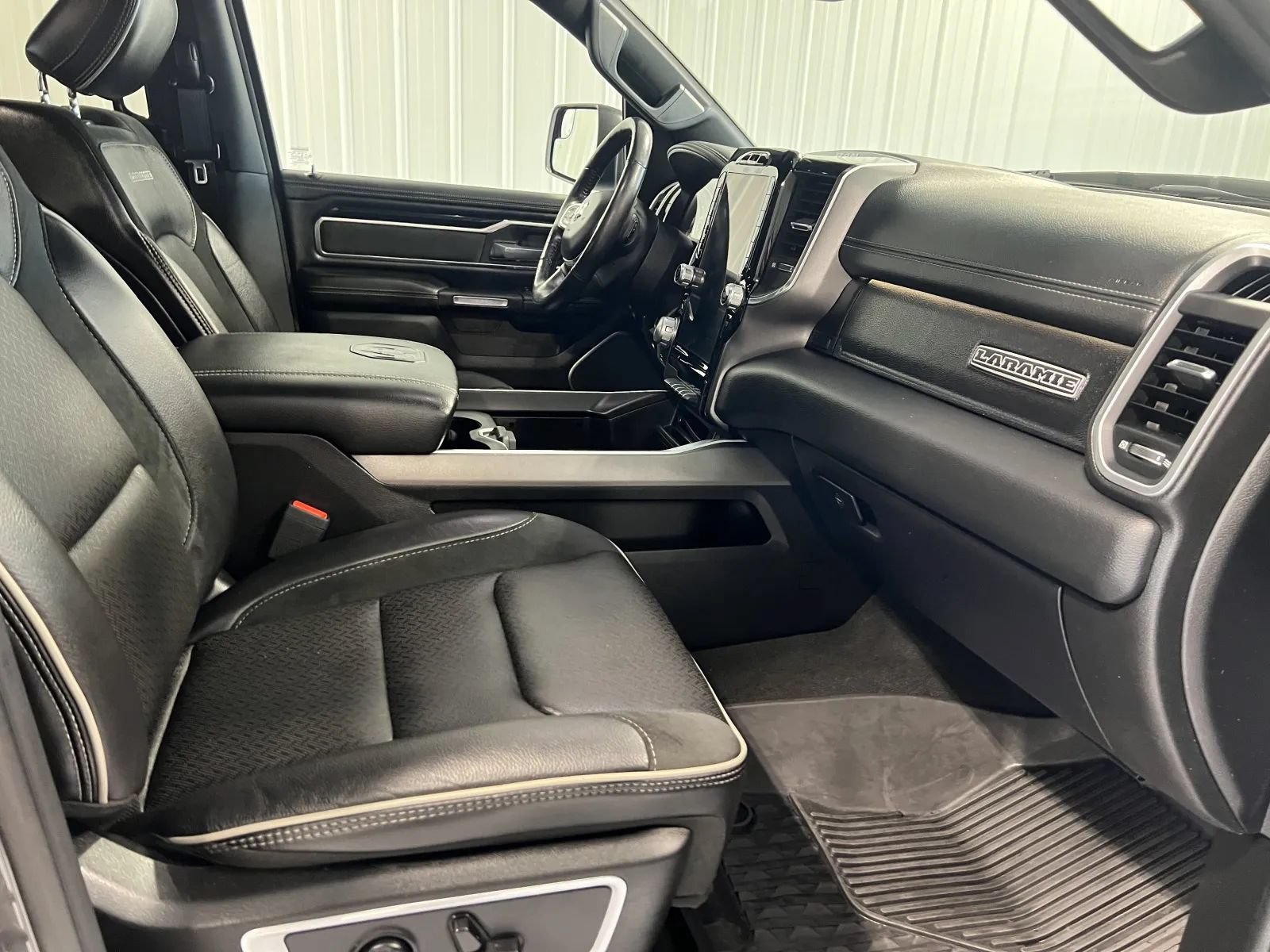 Used 2020 RAM 1500 Laramie AWD/4WD image 47