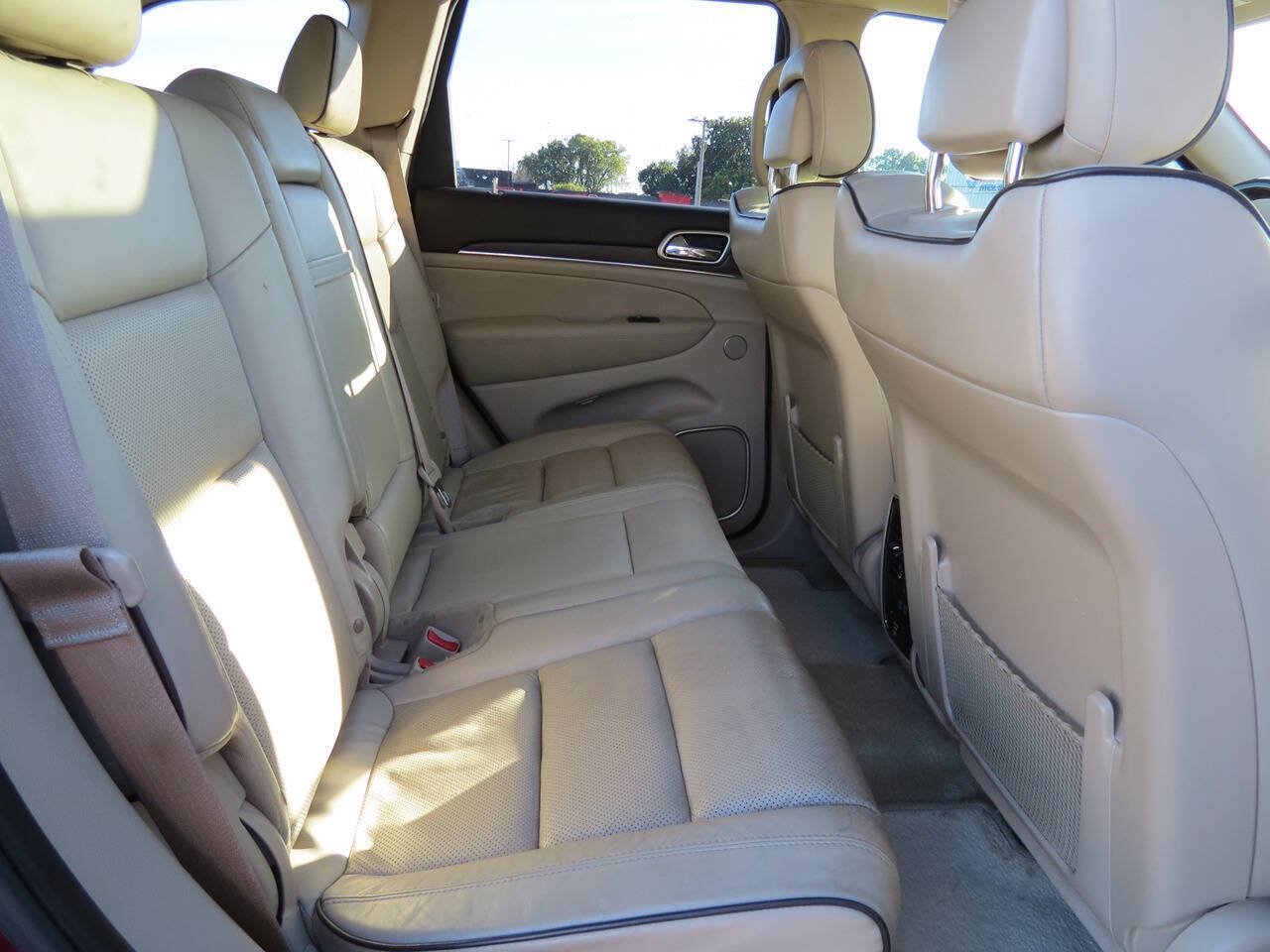 Used 2017 Jeep Grand Cherokee Overland AWD/4WD image 20