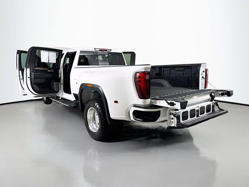 Used 2025 GMC Sierra 3500 Denali w/ Technology Package AWD/4WD image 30