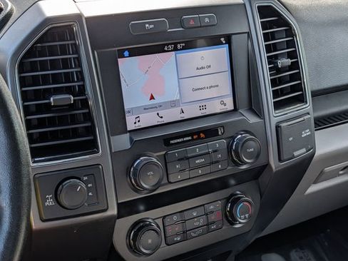Used 2019 Ford F150 XLT w/ Equipment Group 302A Luxury AWD/4WD image 18