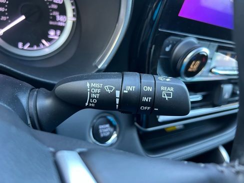 Certified 2023 Toyota Highlander XLE image 20