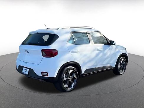 Used 2025 Hyundai Venue SEL image 12