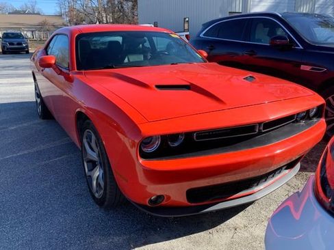 Used 2016 Dodge Challenger SXT Plus image 5