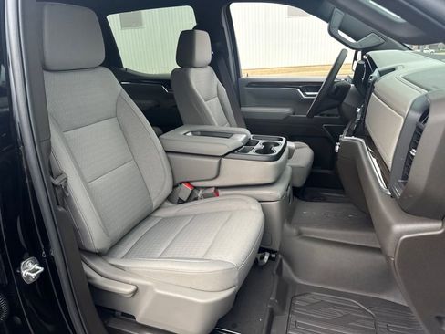 New 2026 GMC Sierra 1500 SLE image 14