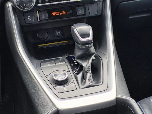 Used 2019 Toyota RAV4 XSE AWD/4WD image 12