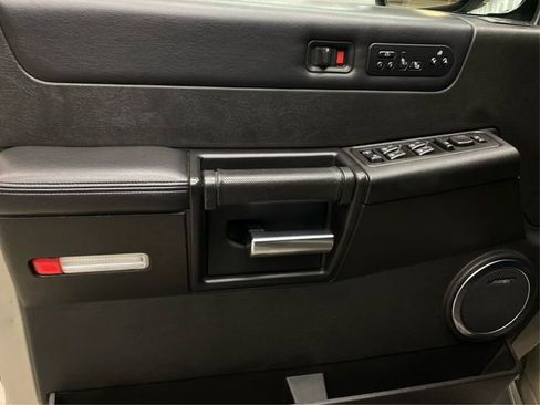Used 2005 HUMMER H2 Luxury w/ Preferred Equipment Group image 25