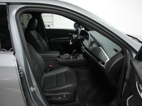 Used 2025 Cadillac XT4 Premium Luxury image 19