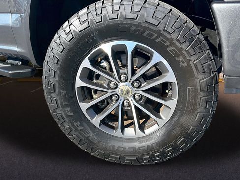 Used 2019 Ford F150 XLT w/ Equipment Group 302A Luxury AWD/4WD image 9