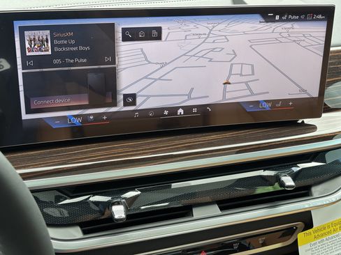 Used 2027 BMW X7 xDrive40i w/ M Sport Package AWD/4WD image 14