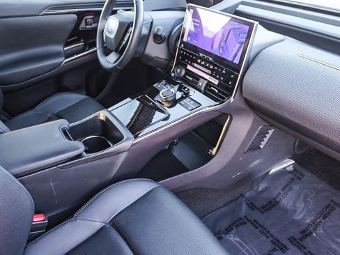 Used 2023 Toyota bZ4X Limited image 17