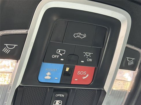Used 2025 RAM 1500 Laramie AWD/4WD image 30