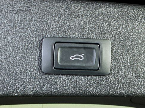 Used 2017 Audi Q5 2.0T Premium Plus w/ Technology Package image 29