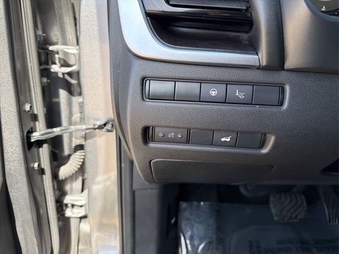 Used 2022 Nissan Rogue Platinum w/ Head-Up Display Package image 18