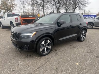 Used 2025 Volvo XC40 B5 Plus w/ Protection Package Premier