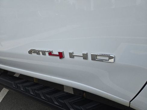 Used 2024 GMC Sierra 2500 AT4 AWD/4WD image 9