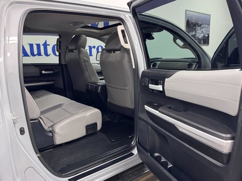 Used 2018 Toyota Tundra Limited w/ Limited Premium Package AWD/4WD image 16