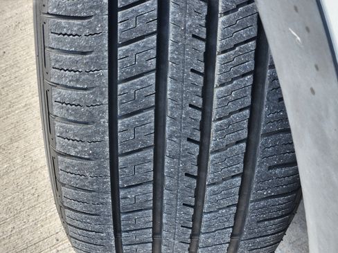 Used 2021 Toyota Highlander Limited image 12