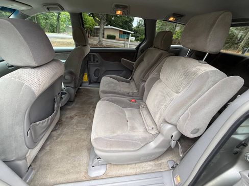 Used 2006 Toyota Sienna LE FWD image 9