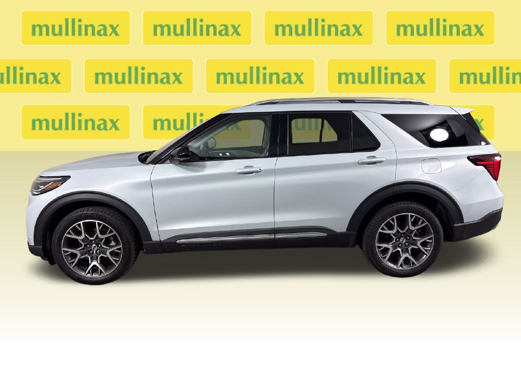 Used 2025 Ford Explorer Platinum w/ Ultimate Package AWD/4WD image 12