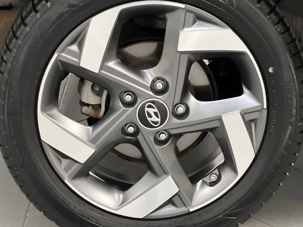 Used 2025 Hyundai Venue SEL FWD image 65