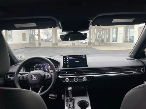 Certified 2025 Honda Civic Sport Touring image 5