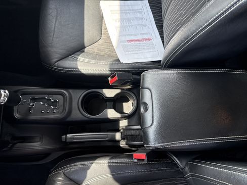 Used 2013 Jeep Wrangler Unlimited Sport AWD/4WD image 28