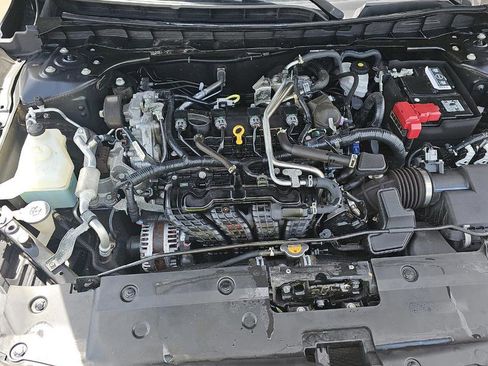 Used 2023 Nissan Altima 2.5 SV w/ SV Premium Package AWD/4WD image 9