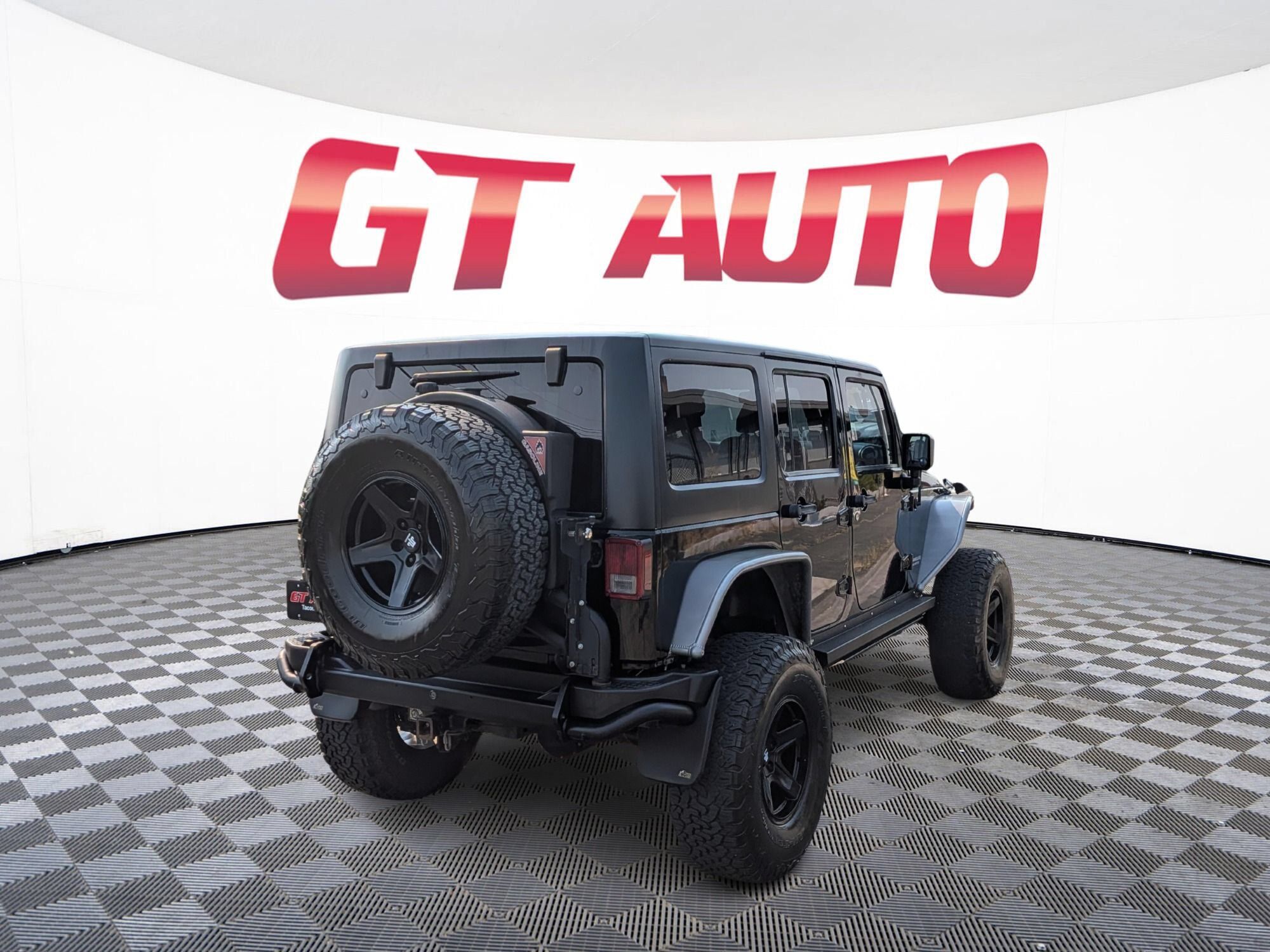Used 2013 Jeep Wrangler Unlimited Rubicon w/ Connectivity Group AWD/4WD image 4