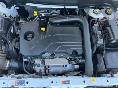 Used 2024 Chevrolet Equinox LS AWD/4WD image 45