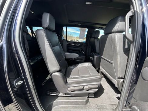 Used 2023 GMC Yukon XL Denali AWD/4WD image 30